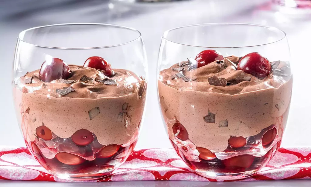 kirsch-dessert-mit-schokotruffeln